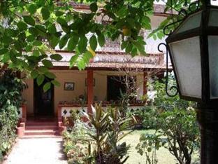 Cancio'S House Hotel Aldona Buitenkant foto